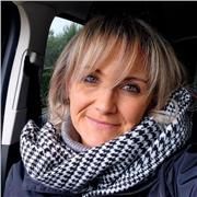 Docente di lingua inglese,impartisce lezioni a studenti medie,superiori e adulti con percorsi personalizzati